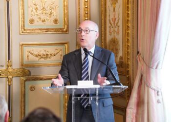 El embajador de Canadá en España, Jeffrey Marder, durante su intervención./ Foto: DN
