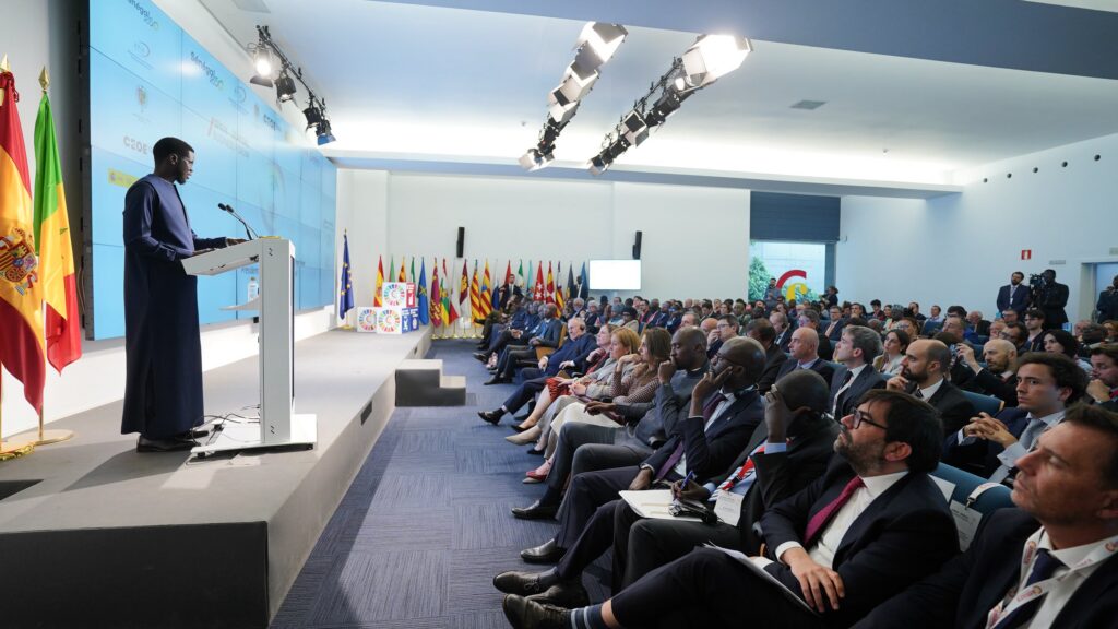 El presidente Bassirou Diomaye Faye se dirige a los asistentes al encuentro empresarial./ Fotos: Cámara de España