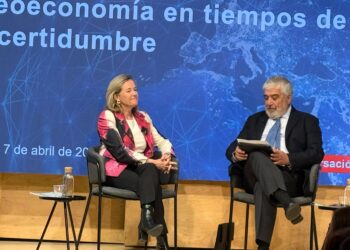 La presidenta del BEI, Nadia Calviño, con el presidente del Instituto Elcano, José Juan Ruiz./ Foto: AR