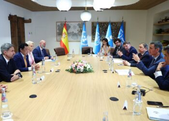 Spanish Prime Minister, Pedro Sánchez, mets with the Director-General of the Food and Agriculture Organization of the United Nations (FAO), Dongyu Qu; the President of the International Fund for Agricultural Development (IFAD), Álvaro Lario; and the Executive Director of the World Food Programme (WFP), Cindy McCain. | Pool Moncloa/Fernando Calvo.