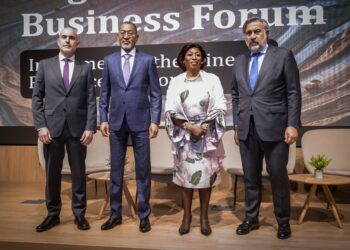 From left to right, José Ignacio Laureano, CEO of Satec; Diamantino Azevedo, Minister of Mineral Resources of Angola; Balbina Malheiros, Ambassador of Angola; and Ángel Asensio, President of the Madrid Chamber of Commerce. / Photo: Courtesy of the Madrid Chamber of Commerce