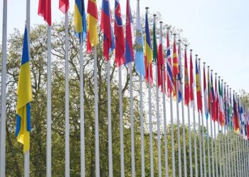 Ukrainian flag flies at half-mast at the entrance to the Council of Europe. / Photo: Council of Europe