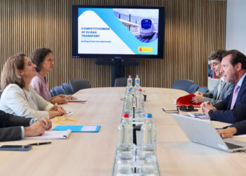 The Minister of Transport and Sustainable Mobility, Óscar Puente, met in Brussels with the first Vice-President of the European Commission for the Clean, Fair and Competitive Transition, Teresa Ribera