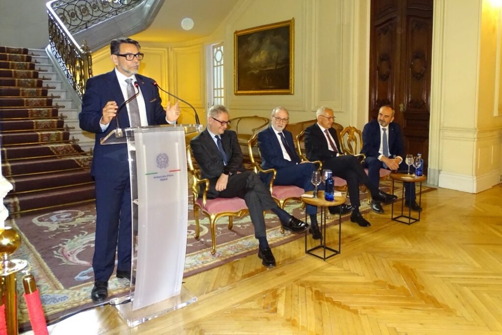 Representatives from aerospace companies during their presentation. / Photos: Courtesy of the Italian Embassy