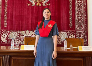 Andrea Martínez, 'alumna sobresaliente' del Máster de Formación Permanente en Diplomacia y Relaciones Internacionales 2025-2026, impartido por la Escuela Diplomática de España. /Foto: Cortesía de la Embajada del Paraguay.