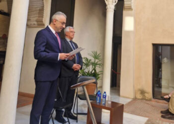 El embajador chipriota, Michalis Ioannou, en la inauguración de la exposición 'La Chipre que vio Domingo Badía y Leblich (Alí Bey)', en Granada. /Foto: Embajada de Chipre.