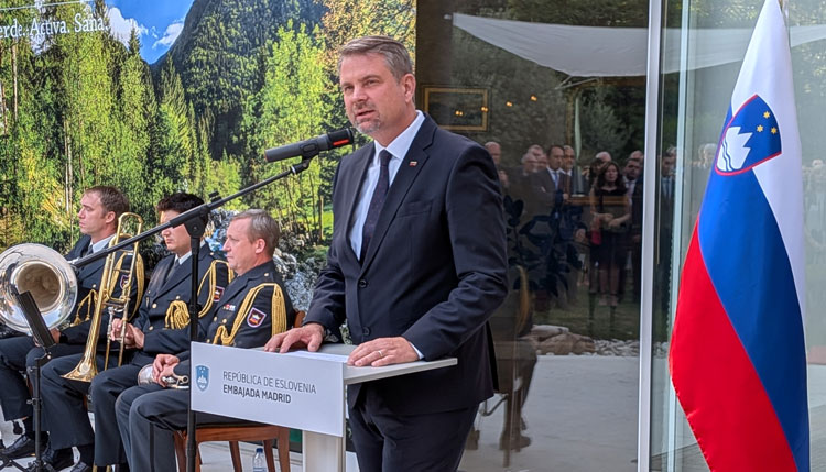 The ambassador of Slovenia, Tadej Rupel, showed in his speech very proud the state of bilateral relations with Spain. /Photos: JDL