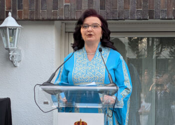 La embajadora de Jordania, Raghad A. Al Saqqa, se mostró muy emocionada por la gran asistencia de invitados a la recepción. /Fotos: JDL