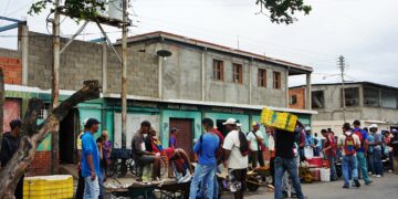 A street market in Cumaná, the capital of Sucre state (Venezuela)./ Photo: Mercedes Cavani/iStock