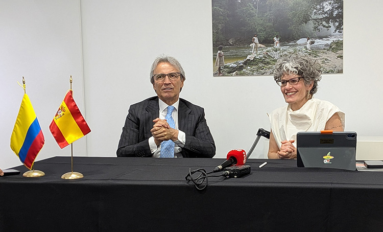 The ambassador of Colombia, Eduardo Ávila Navarrete, together with the deputy minister of Heritage, Memories and Cultural Governance, Saia Vergara. /Photos: JDL