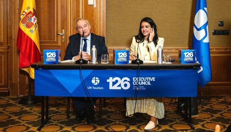 El ministro de Industria y Turismo de España, Jordi Hereu, junto a Shaikha Al Nowais, secretaria general de ONU Turismo, durante el 126ª Consejo Ejecutivo del organismo especializado de Naciones Unidas.