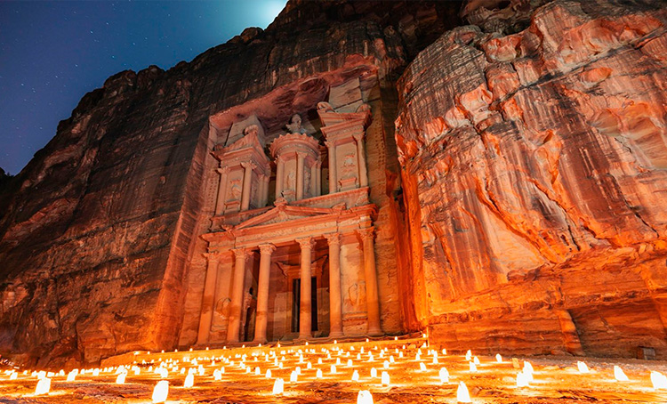 La majestuosa ciudad nabatea de Petra, una de las Nuevas Siete Maravillas del Mundo. /Foto: Cortesía de la Embajada de Jordania