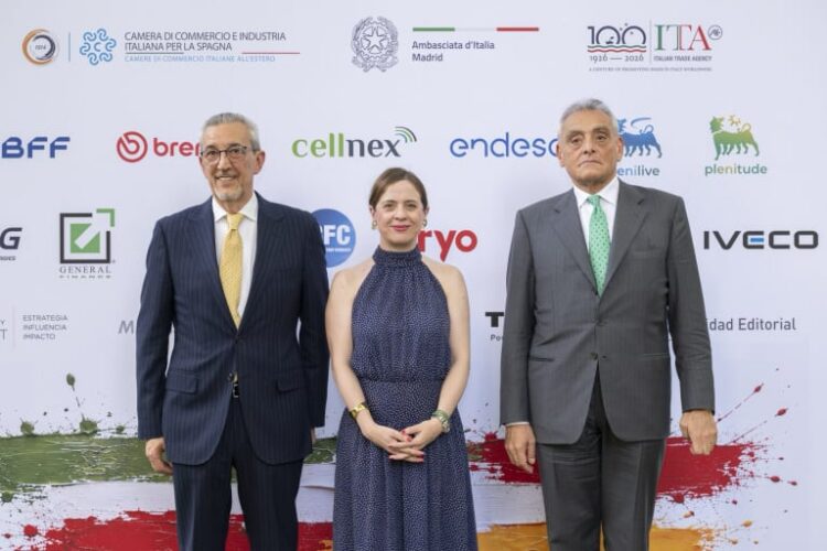 Marco Pizzi, Amparo López Senovilla y Giuseppe Buccino./ Foto: Embajada de italia