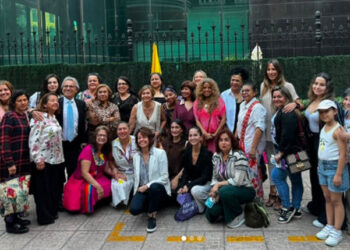 Grupo de trabajo para el conversatorio acerca de la Política Pública Exterior Feminista. /Foto: Cortesía de la Embajada de Colombia