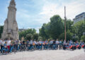 Unas 45 personas, entre diplomáticos de las representaciones en Madrid y representantes del Ayuntamiento de Madrid, celebraron el Día de la Bicicleta 2026 por las calles de Madrid /Foto: EMT