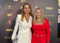 La encargada de Negocios a.i. de la misión, Raluca Mihăilă, junto a la legendaria ex gimnasta Nadia Comăneci. /Fotos: MARCA