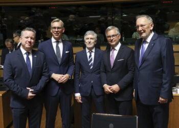 El ministro del Interior español (en el centro) con algunos de sus homólogos europeos.