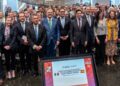 Foto de familia de los participantes en el encuentro empresarial.