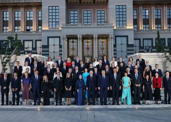 Foto de familia de los líderes de la OTAN, ayer en Ankara./ Foto: Pool Moncloa/Borja Puig de la Bellacasa y Pool OTAN