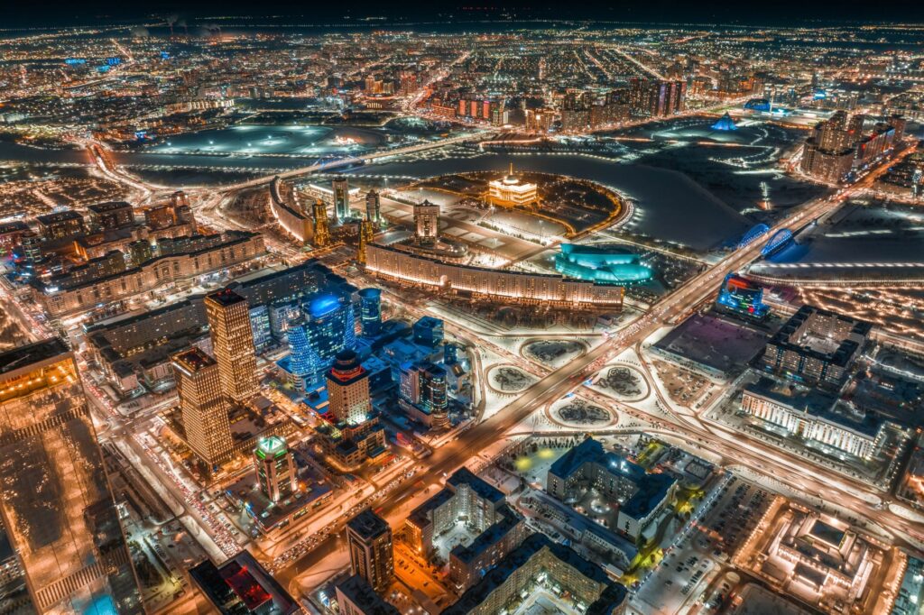 Vista nocturna de Astana./ Foto: Collab Media / iStock