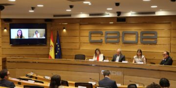 Los participantes en la presentación del informe./ Foto: CEOE