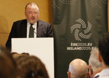 El embajador irlandés, Brian Glynn, durante su intervención en las instituciones europeas en Barcelona. /Foto: Representación de la Comisión Europea en Barcelona