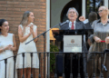 The Colombian ambassador, Eduardo Ávila Navarrete, during his speech and surrounded by his family, his wife Claudia Forero, and their daughters Silvana and Antonia. /Photos: JDL