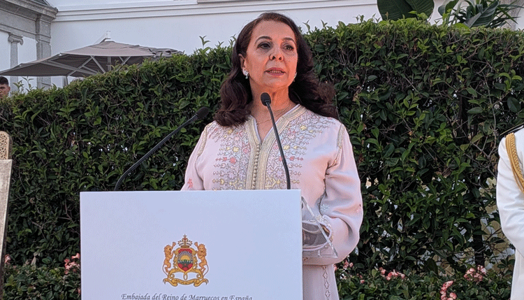 La embajadora de Marruecos, Karima Benyaich, pronunció un contundente discurso ante los invitados a la recepción. /Fotos: JDL