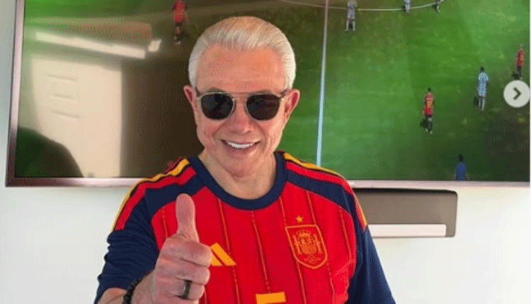 El embajador Benjamín León, Jr. felicita a la Selección Española de Fútbol. /Foto: Cortesía de la Embajada de Estados Unidos