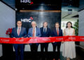 Los participantes en la inauguración de la nueva oficina, con el presidente de Foment del Treball, Josep Sánchez Llibre./ Fotos: Foment del Treball