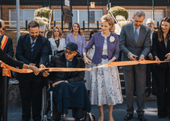 Time of ribbon cutting at the opening of the new factory in Okondo. /Photo: Courtesy of the Romanian Embassy