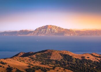 La costa de Marruecos vista desde España./ Foto: Javier Garcia Seijas / iStock