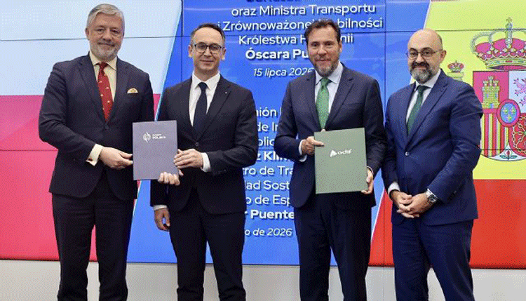 The Minister of Transport and Sustainable Mobility, Óscar Puente, together with Dariusz Klimczak, Poland’s Infrastructure Minister (on his right) and other players in Polish infrastructure