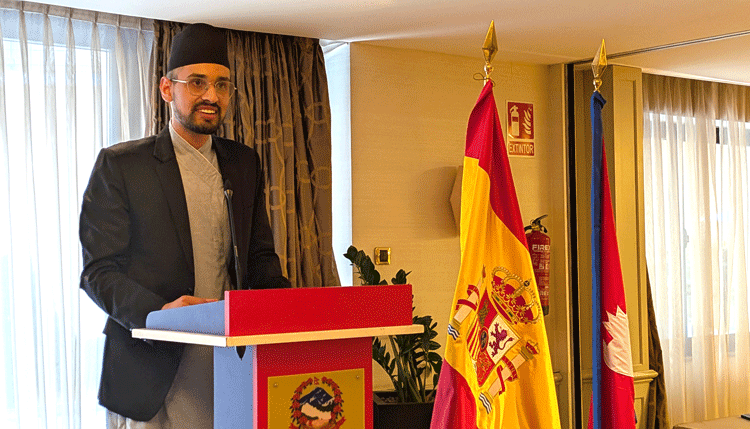 Purak Adh, chargé d'affaires, a.i., of the Embassy of Nepal, made an excellent description of the tourist attractions of the Himalayan country. /Photo: JDL