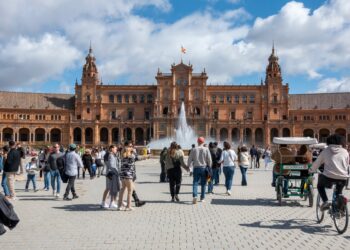 Spain's Square in Seville./ Photo: juanorihuela / iStock