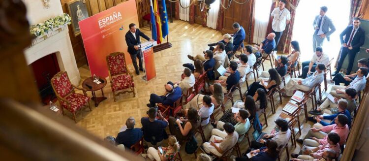 El ministro de Exteriores, durante su intervención./ Foto: MAEUEC