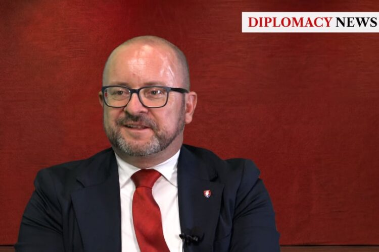 El embajador Joraj Tomaga durante la entrevista./ Imagen: DiplomacyNews