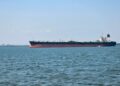 A cargo ship navigates Lake Maracaibo, in Venezuela./ Photo: Guary Otero