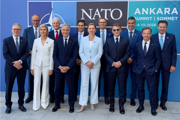 Foto de familia de los mandatarios participantes en la iniciativa sobre seguridad marítima en el Atlántico Norte, el mar Báltico y el Ártico./ Foto: Pool Moncloa/Borja Puig, Pool OTAN y Pool Presidencia Turquía