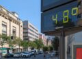 A thermometer in a street in Seville./ Photo: Carlos Koblischek / iStock