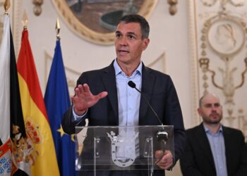 El presidente del Gobierno, Pedro Sánchez, durante la declaración institucional que realizó al terminar su visita a Ceuta./ Pool Moncloa / Borja Puig de la Bellacasa