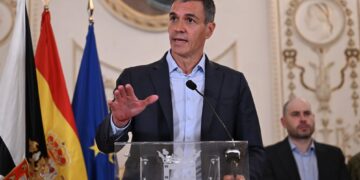 El presidente del Gobierno, Pedro Sánchez, durante la declaración institucional que realizó al terminar su visita a Ceuta./ Pool Moncloa / Borja Puig de la Bellacasa